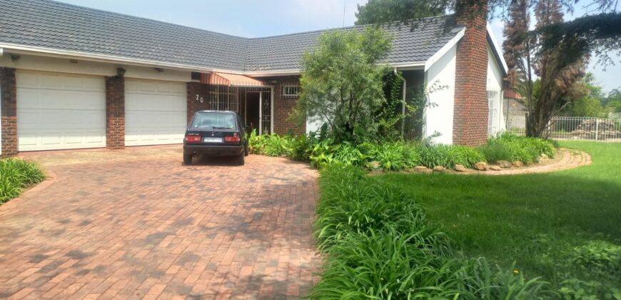 Three bedrooms house Sunward Park