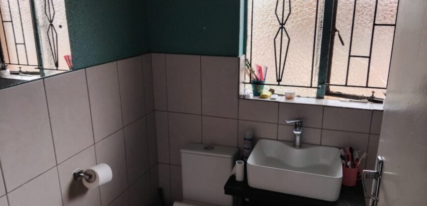 Three bedroom house in Vosloorus EXT 2