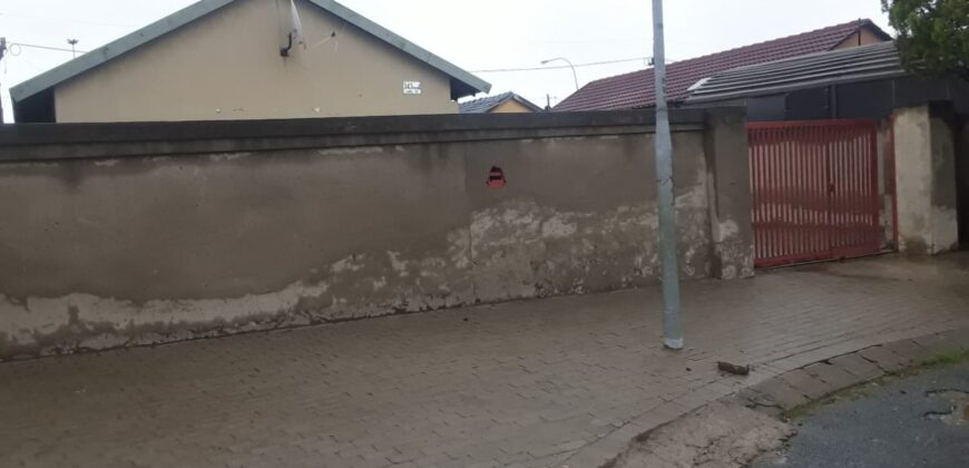 Three Bedroom House –  Rockville Soweto