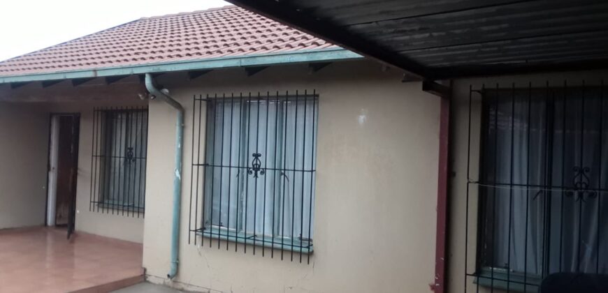 Three Bedroom House –  Rockville Soweto