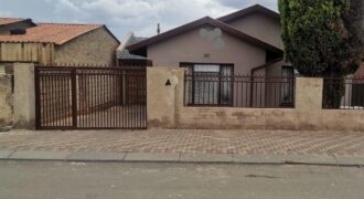 Tembisa 3 Bedroom House: R890 000.00