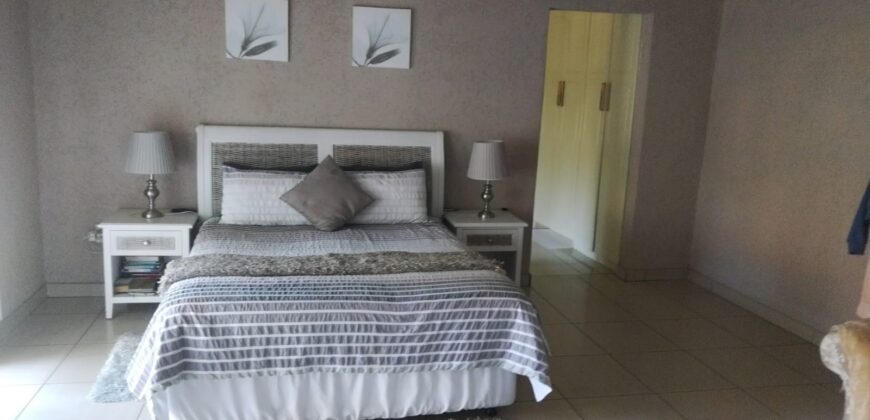 Three bedrooms house in Naturena