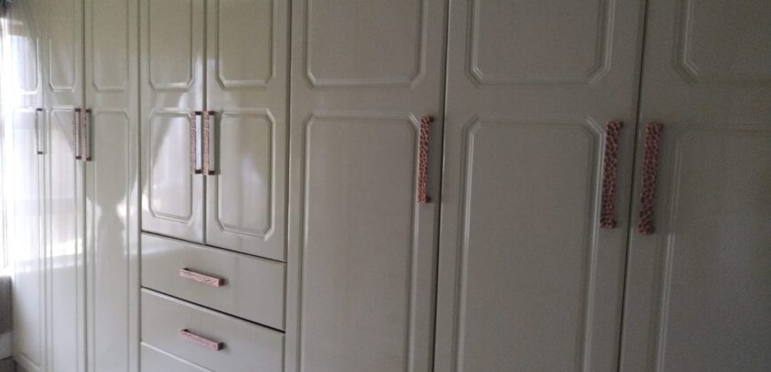 Three bedrooms house in Naturena