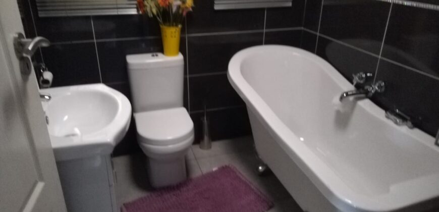 Three bedrooms house in Naturena