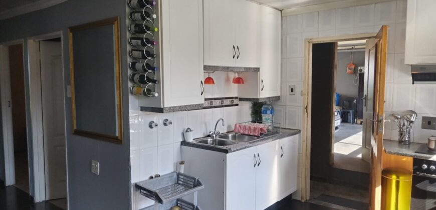 Three bedrooms house in Naturena