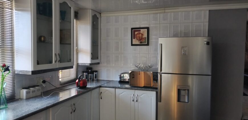 Three bedrooms house in Naturena