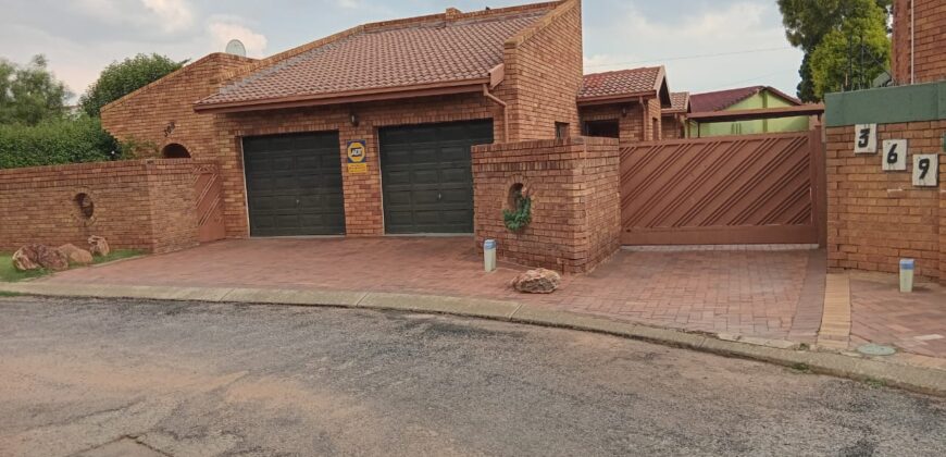 3 Bedroom House for Sale in Spruit View