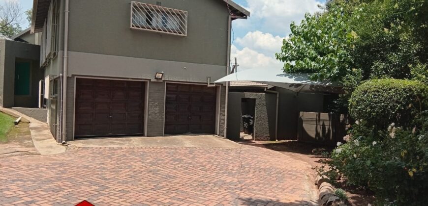 Three bedroom house in Bramley View