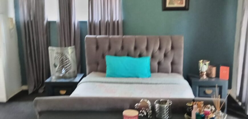 Three bedroom house in Bramley View