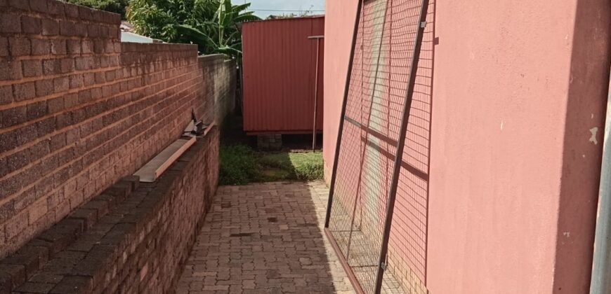 2-Bedroom House in East Bank, Alexandra