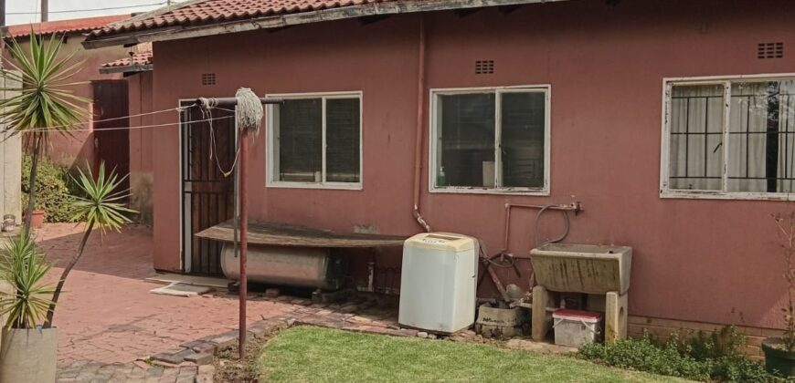 2-Bedroom House in East Bank, Alexandra