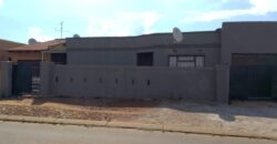 3 Bedroom House Gardens, Katlehong